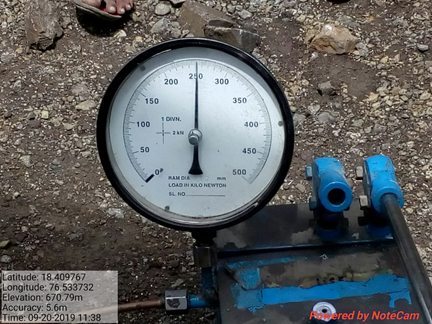 Pressure dial gauge for plate load test